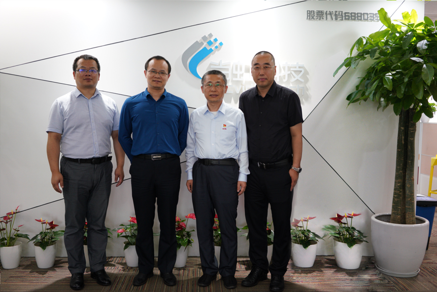 中国工程院院士、中国电子科技集团首席科学家陆军到访贝博BB(中国)股份有限公司_官网科技 共商超高清时代新发展